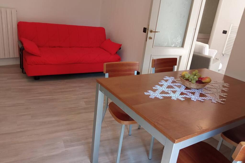 NembroEntire Flat, Independent Entrance, 20 Mins To Bgy - Bergamo Milan Airportアパートメント エクステリア 写真
