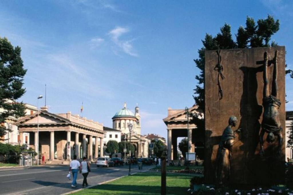 NembroEntire Flat, Independent Entrance, 20 Mins To Bgy - Bergamo Milan Airportアパートメント エクステリア 写真